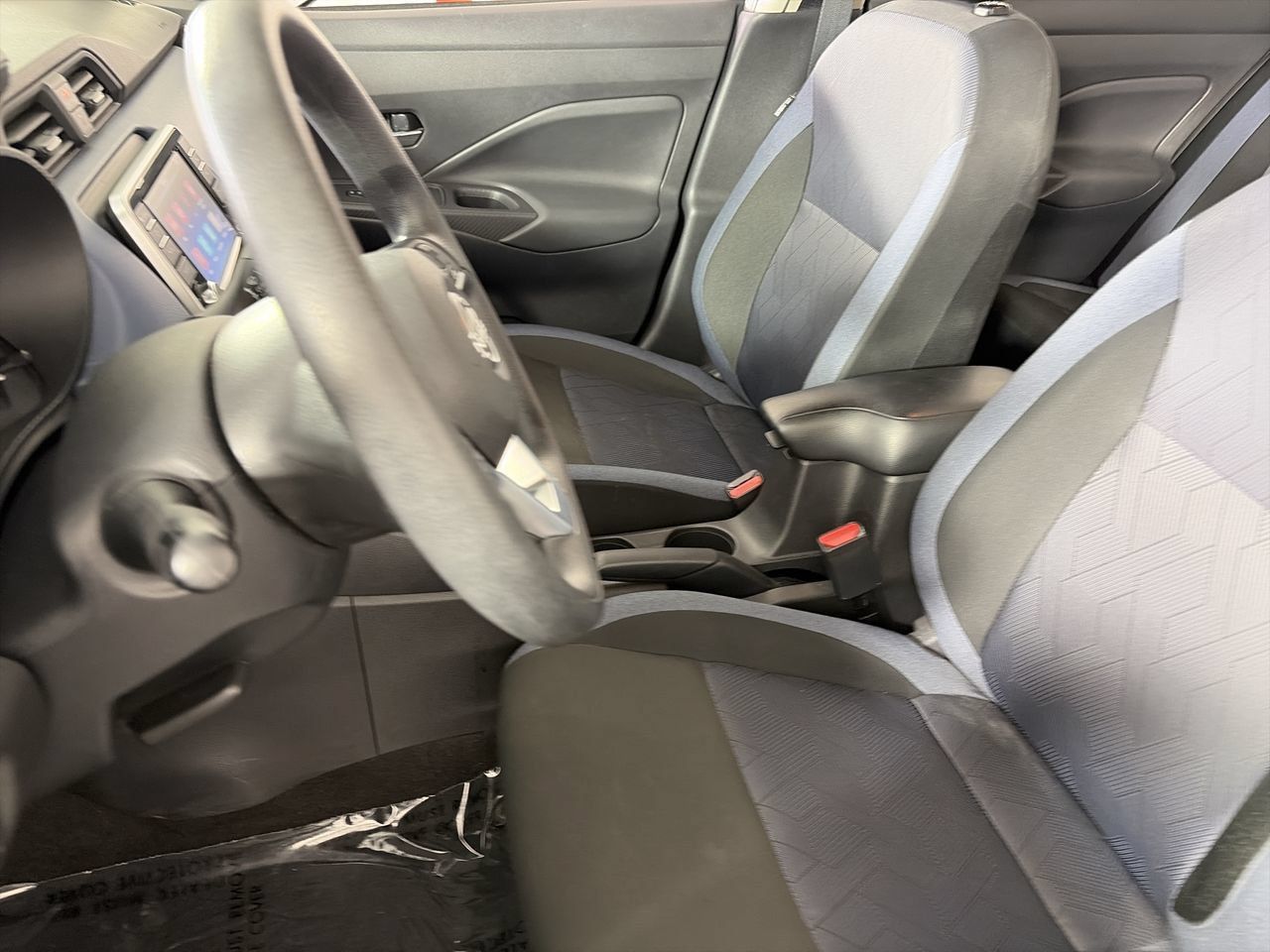 Used 2025 Nissan Versa SV FWD image 18