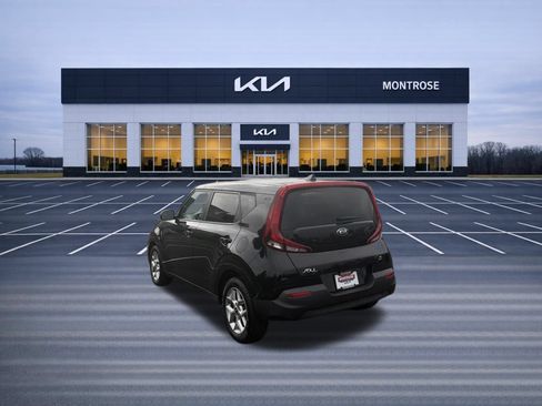Used 2021 Kia Soul S FWD image 8