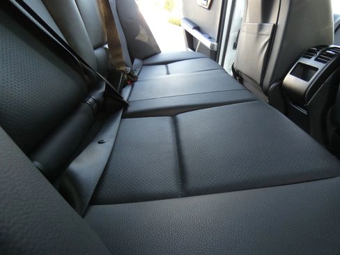 Used 2015 Mercedes-Benz GLK 350 2WD image 32