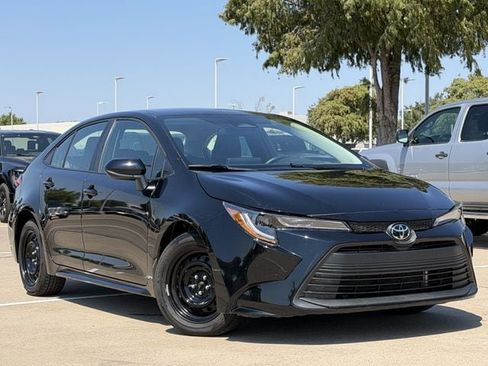 Used 2026 Toyota Corolla LE FWD image 2
