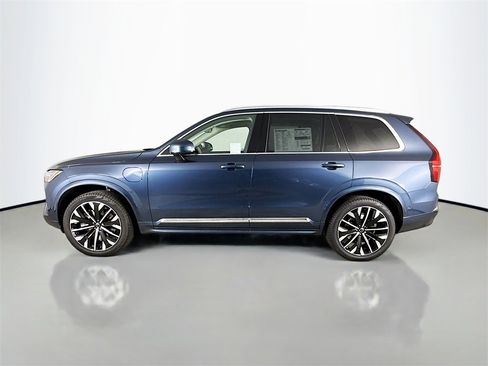 New 2026 Volvo XC90 T8 Ultra w/ Protection Package Premier image 4