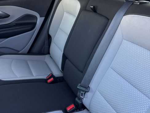 Used 2024 GMC Terrain SLE image 18