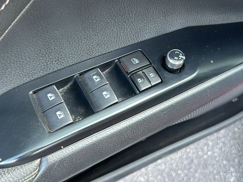 Used 2018 Toyota Camry XSE FWD image 12