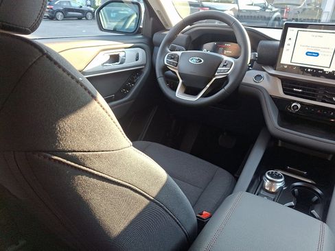 New 2025 Ford Explorer Active image 9