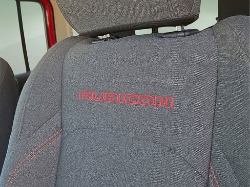 Used 2025 Jeep Wrangler Unlimited Rubicon AWD/4WD image 24