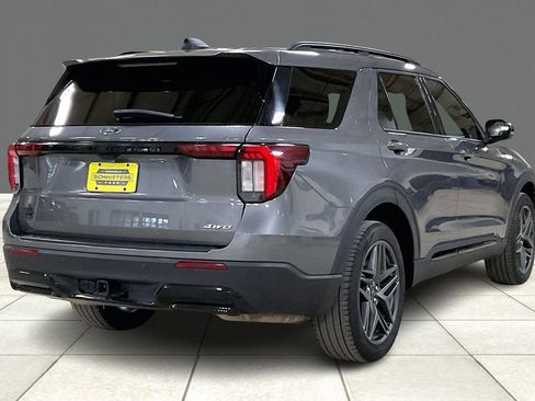 Certified 2025 Ford Explorer ST-Line w/ ST-Line Street Pack image 12