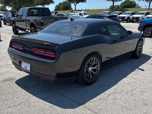 Used 2015 Dodge Challenger SRT RWD image 3