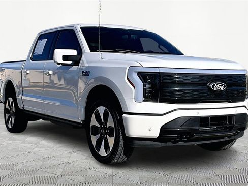 Used 2025 Ford F150 Lightning Platinum image 12