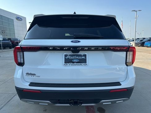 New 2025 Ford Explorer Active w/ Active Comfort Package image 26