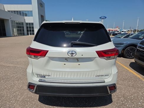 Used 2018 Toyota Highlander Limited Platinum w/ Protection Package #3 AWD/4WD image 4