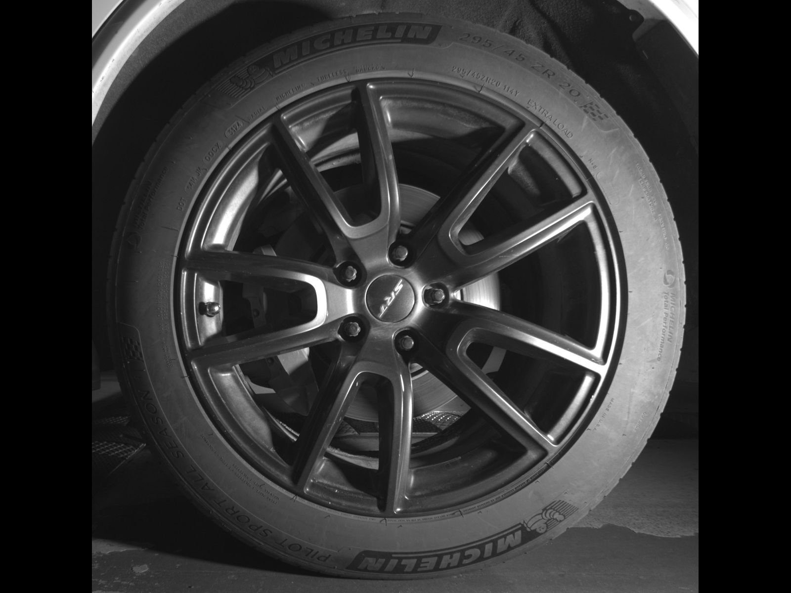 Used 2018 Dodge Durango SRT w/ Technology Group AWD/4WD image 11