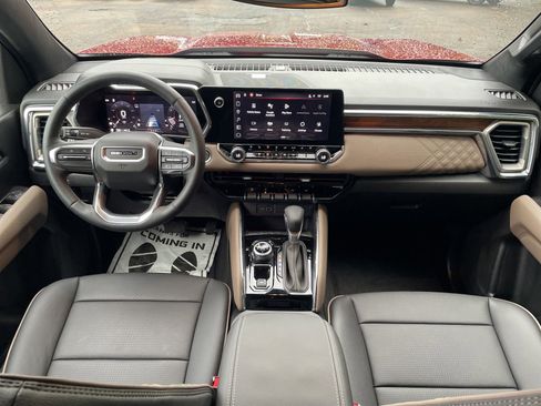 Used 2024 GMC Canyon Denali AWD/4WD image 29