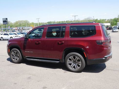 Used 2025 Jeep Wagoneer 4WD w/ Convenience Group I image 13