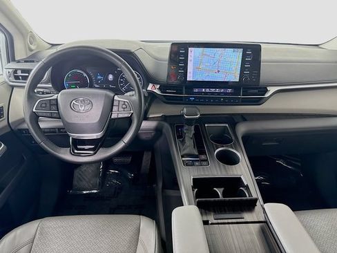 Certified 2021 Toyota Sienna Limited FWD image 26