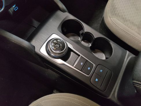 Used 2022 Ford Escape SE w/ SE Sport Appearance Package image 26