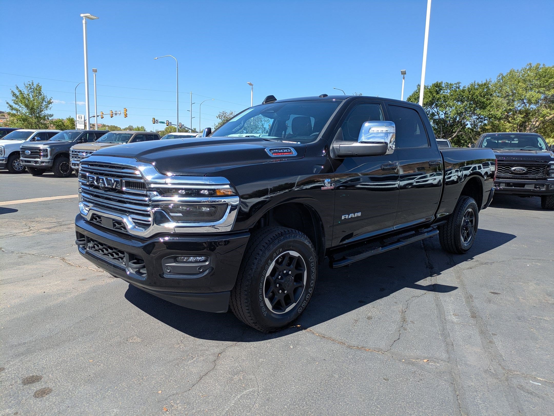 Used 2025 RAM 2500 Laramie AWD/4WD image 7