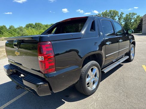 Used 2013 Chevrolet Avalanche LTZ AWD/4WD image 5