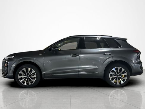 New 2026 Audi Q3 quattro 2.0T AWD/4WD image 3