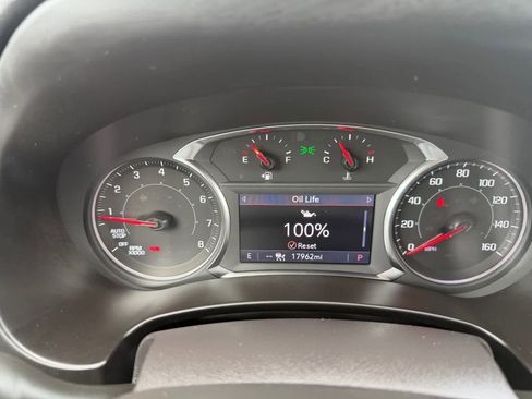 Used 2024 GMC Terrain SLT AWD/4WD image 5