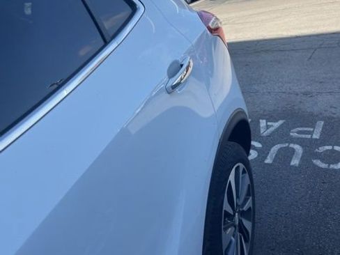 Used 2022 Buick Encore Preferred w/ Safety Package image 2