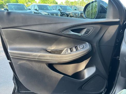 Used 2025 Buick Encore GX Preferred image 18