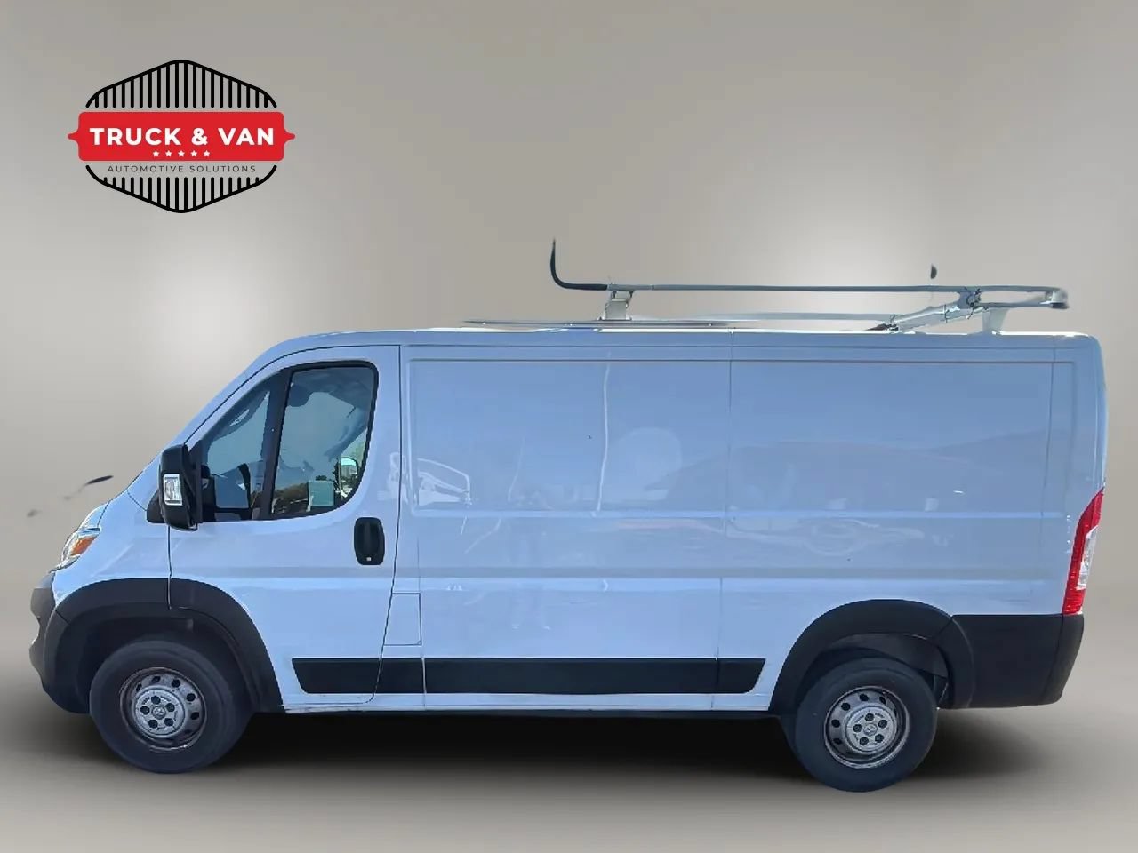 Used 2023 RAM ProMaster 2500 FWD image 3