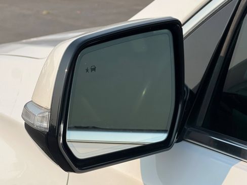 Used 2019 Chevrolet Traverse High Country AWD/4WD image 32