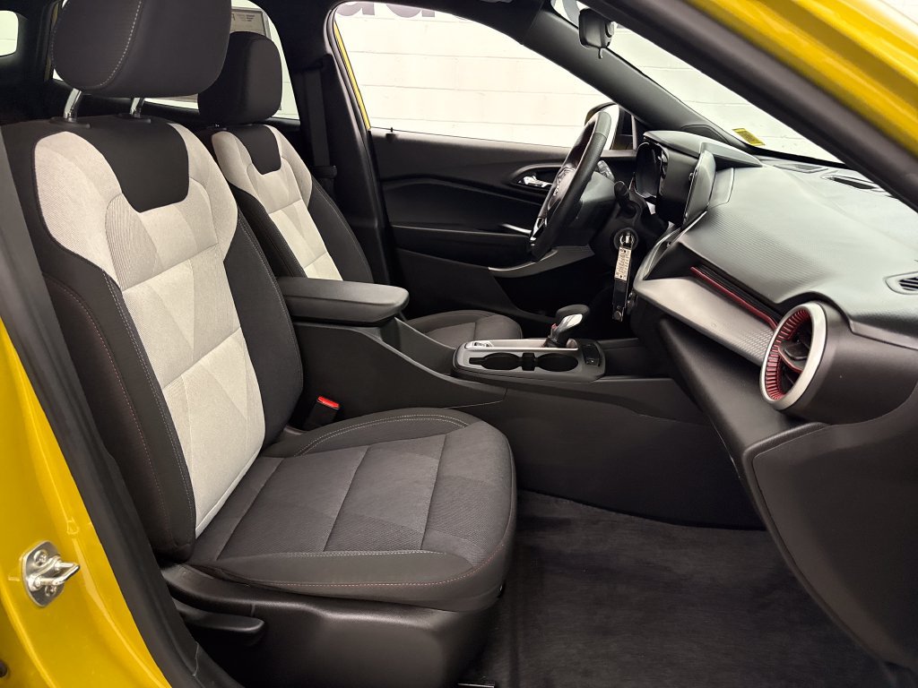 Used 2024 Chevrolet Trax RS w/ Driver Confidence Package FWD image 28