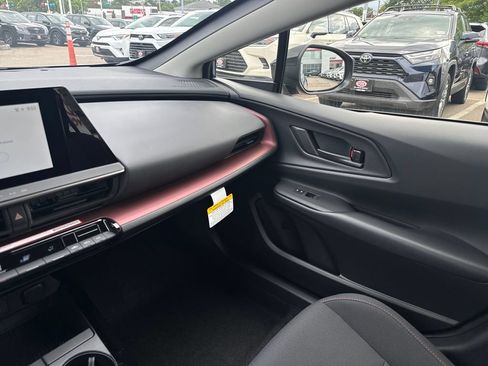 New 2026 Toyota Prius Plug-In Hybrid FWD image 26