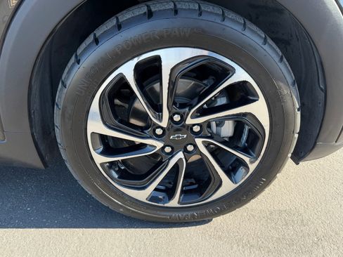 Used 2022 Chevrolet Bolt EUV Premier w/ Sun & Sound Package image 25