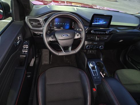 Used 2025 Ford Escape ST-Line image 12