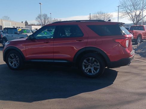 Used 2024 Ford Explorer XLT w/ Equipment Group 202A image 6