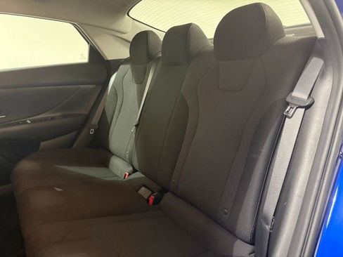 Used 2021 Hyundai Elantra SE image 20