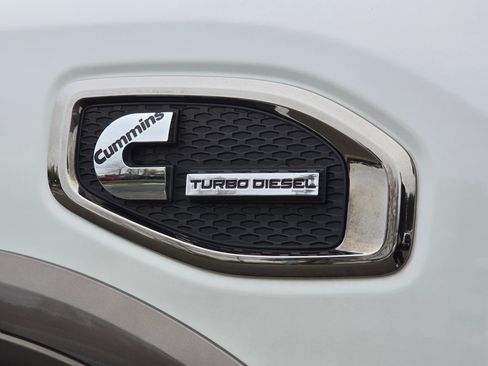 Used 2019 Nissan Titan Platinum Reserve w/ Platinum Utility Package image 9