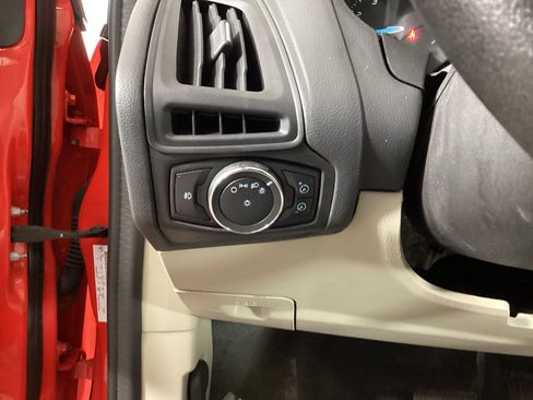 Used 2012 Ford Focus SEL FWD image 19