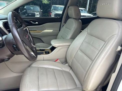 Used 2019 GMC Acadia Denali w/ Technology Package FWD image 6