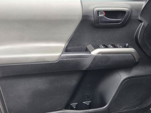 Used 2023 Toyota Tacoma SR5 RWD image 10