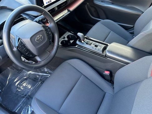 Used 2024 Toyota Prius Prime SE image 10