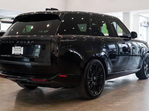 Used 2024 Land Rover Range Rover SE image 4