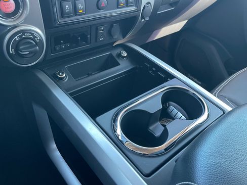 Used 2016 Nissan Titan PRO-4X w/ Pro-4x Convenience Package image 21