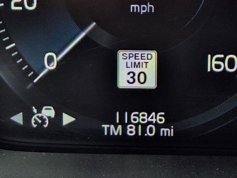 Used 2018 Volvo XC90 T6 Momentum image 22