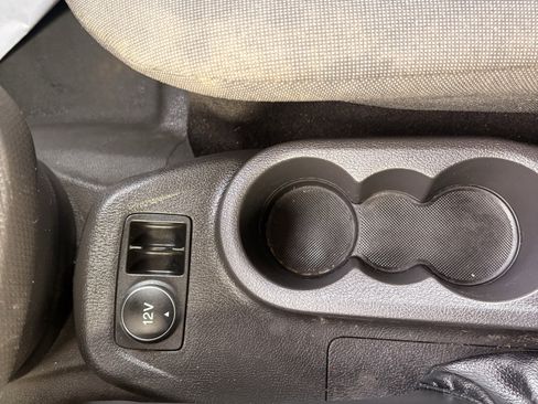 Used 2015 Ford Transit Connect XLT image 12