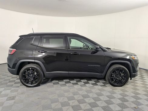 New 2026 Jeep Compass Latitude image 4