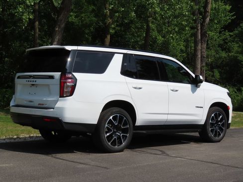 Used 2022 Chevrolet Tahoe RST w/ Luxury Package AWD/4WD image 3