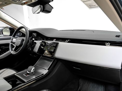 Used 2024 Land Rover Range Rover Evoque Dynamic SE image 17