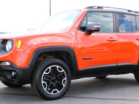 Used 2015 Jeep Renegade Trailhawk AWD/4WD image 8