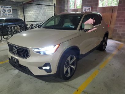 Used 2025 Volvo XC40 B5 Plus w/ Climate Package