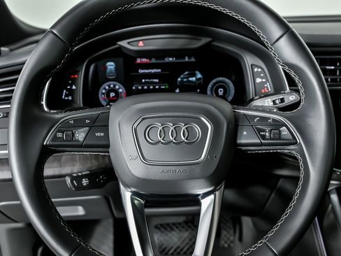 Used 2022 Audi Q8 Premium Plus AWD/4WD image 28