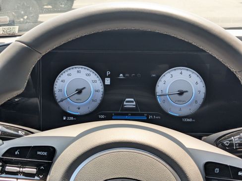 Used 2025 Hyundai Elantra SEL FWD image 21
