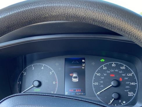 Used 2025 Toyota Corolla LE FWD image 27